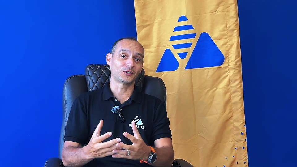 Plauto Holanda apresentando o programa Atletas Embaixadores
